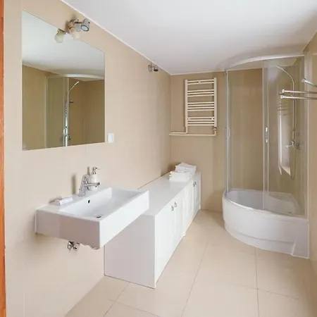 Free Bikes, Wifi, Ac, Garden, 2 Beds * Duczki